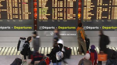 Interpol alerte les compagnies aériennes sur les faux passeports