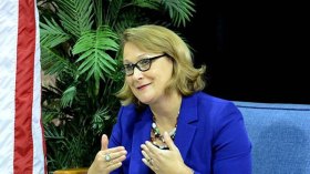 السفيرة الأمريكية تطالب “أناداركو” باحترام آجال الانجاز