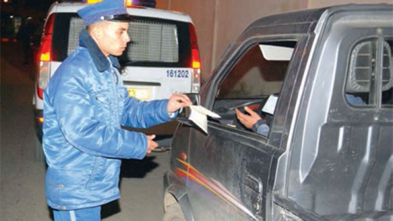 حجز المركبات والسلع المعروضة للبيع في محاور طرقات العاصمة