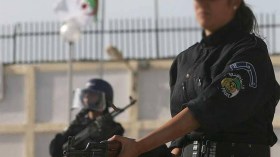 شرطية تقتل نفسها عن طريق الخطأ في الطارف