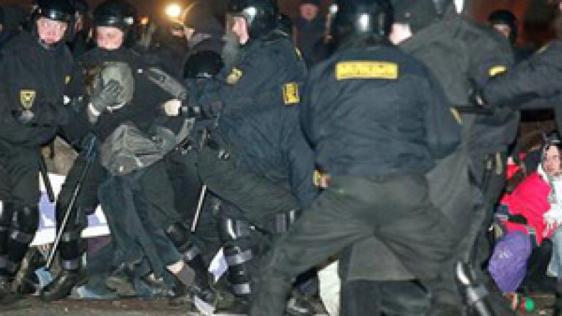 توقيف 22 جزائريا في باريس بتهمة تكوين عصابة تزوّر وثائق الهوية