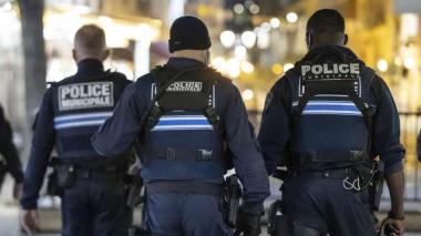 Un policier tue par balles un homme qui l’attaquait à l’arme blanche à Paris