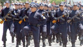 أفراد أمن ينتحلون صفة مهربين وارهابيين للإطاحة بالأمراء والبارونات