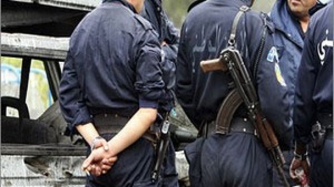 مصالح الأمن تلاحق 53 إرهابيا خطيرا