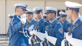 لا أكل ولا هاتف ولا تسوّق بزي الشّرطة