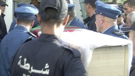 آلاف المواطنين يشيعون جنازة الشرطي المغتال بتمنراست