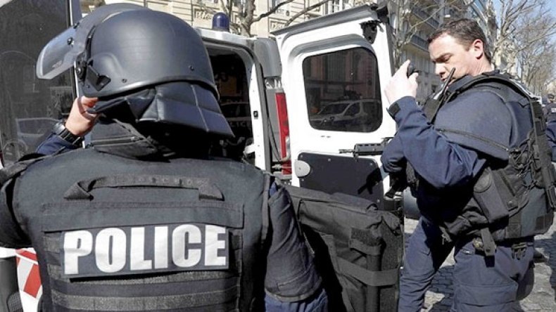 الشرطة الفرنسية تخطر عائلة “لاغة” بإستحالة نقل الجثّة إلى الجزائر