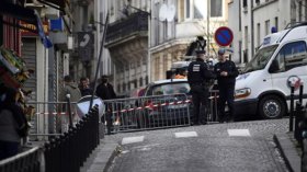 مقتل شخص هاجم مركز شرطة في باريس بسكين