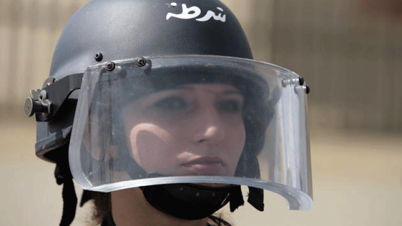 شرطية “مزيفة” بوهران توهم ضحاياها بتوظيفهم في سلك الأمن