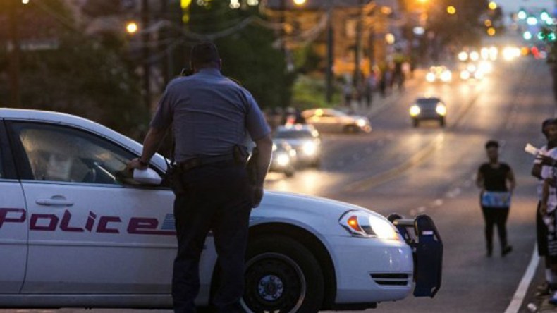 أعمال عنف إثر مقتل مشتبه به برصاص الشرطة في أمريكا