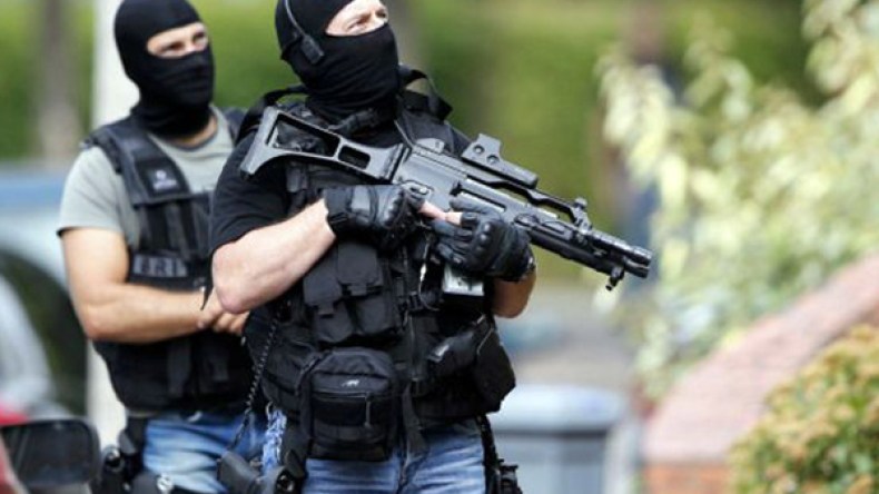 فرنسا تحقق مع مراهقة بتهمة “التخطيط لهجوم”