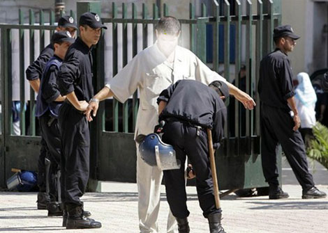 Summer Blue Plan 2012: 80.000 Policemen to Protect Holidaymakers from Potential Terrorist Attacks