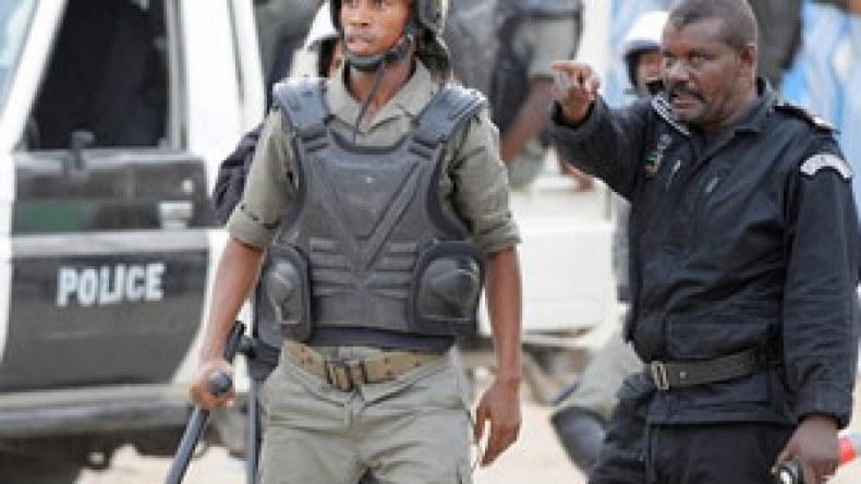 محاولة انقلابية في غينيا بعد ساعات من إعلان وفاة الرئيس