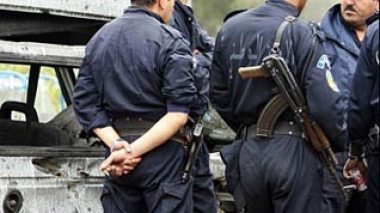 Algerian insurgents kill five police – reports