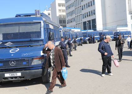 Marche à Alger : mobilisation de 40 000 policiers et contrôle minutieux au niveau des institutions officielles  et des établissements  publics et privés