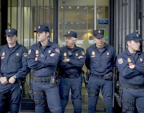 Algerians fired from job, a campaign of deporting illegal immigrants in Spain