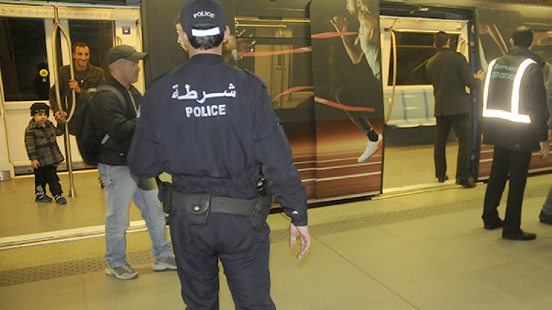 تفتيش 400 ألف مشبوه وتوقيف 790 “هارب” عبر الميترو والترامواي