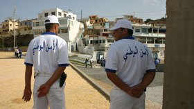 عائلات تطالب بشرطة آداب بالشواطئ