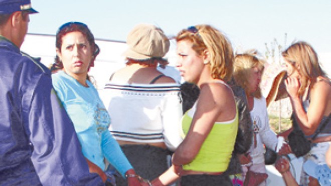 مطرب‭ ‬شاذ‭ ‬جنسيا‭ ‬يحول‭ ‬مسكنه‭ ‬إلى‭ ‬وكر‭ ‬دعارة‭ ‬بوهران