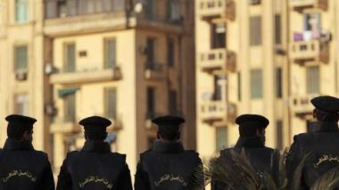 Tunisie: défilé de mode des policiers lors du point de presse gouvernemental