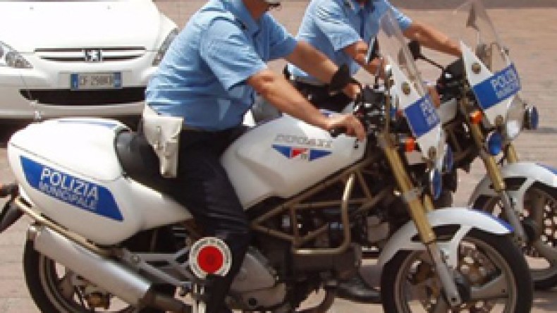 توقيف 22 جزائريا بايطاليا وإصدار مذكرة توقيف بحق 8 آخرين