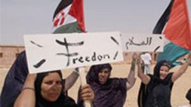 Les refugiés Sahraouis mobilisés derrière le Front du Polisario pour reprendre les actions armées contre le Maroc