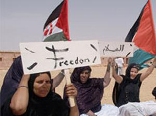 Les refugiés Sahraouis mobilisés derrière le Front du Polisario pour reprendre les actions armées contre le Maroc