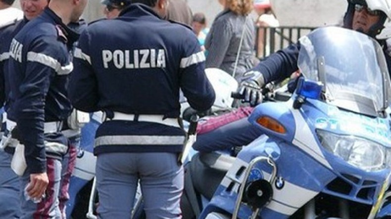 شرطي إيطالي يكسر أنف “حراڤ” جزائري