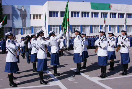 Le directeur de l’enseignement et des écoles de la Dgsn : le voile islamique chez les policières est interdit