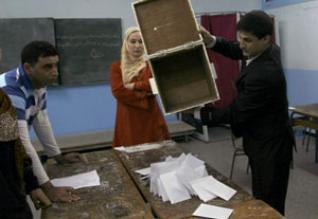 Algeria welcomes foreign observers in presidential elections