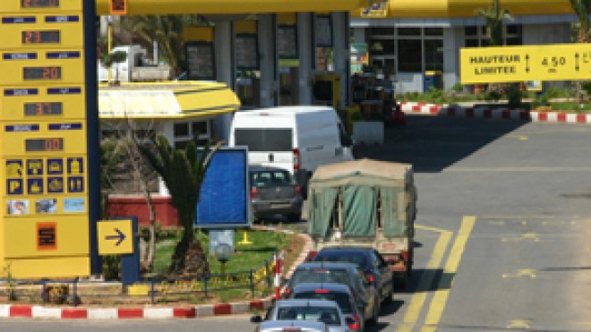 الحكومة تدرس زيادة أسعار البنزين والمازوت في جانفي المقبل