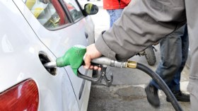 الجزائر تستورد المازوت والبنزين لتفادي أزمة وقود في فيفري ومارس