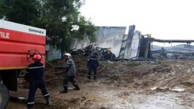 بوشوارب يشكّل خلية أزمة بعد حريق “إيني سيدي بلعباس”