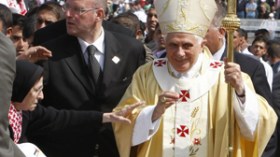 البابا يثير جدلا بالأردن بدعوته لمصالحة يهودية مسيحية