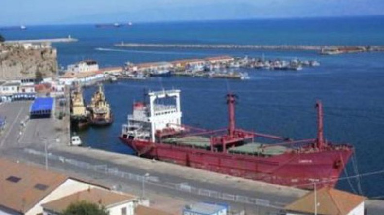 الجزائر تخسر سنويا 3 مليار دولار بسبب تخلّف موانئها التجارية