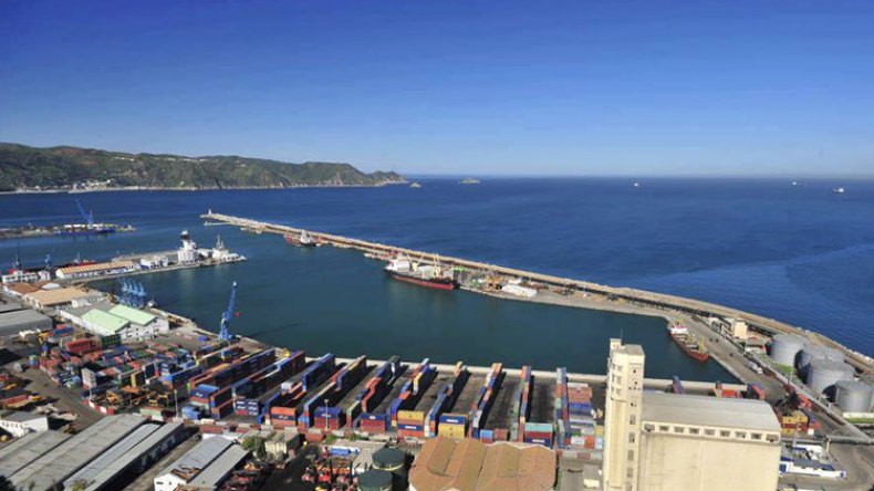 الرقابة القضائية لمدير عام ميناء سكيكدة وثلاثة مدرين تنفيذيين