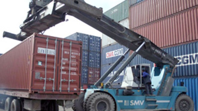 اكتشاف مستودع حاويات تهريب البشر وحجز حاوية محملة بـ9 حراقة