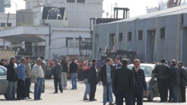 Algeria : dockworkers' strike brings Algiers port to a total standstill