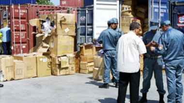 The Algerian bankers lonely against all