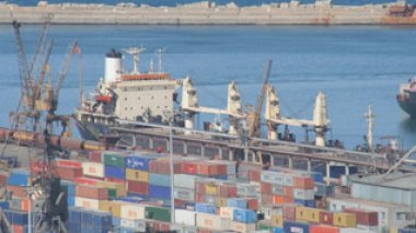 Excédent commercial de près de 42 milliards de dollars les onze premiers mois 2008