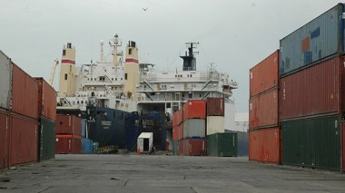 Vers la sélection de 16.000 produits importés !