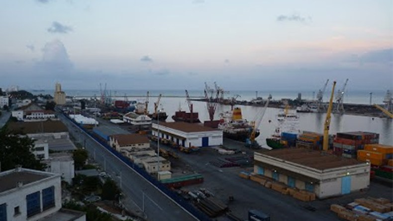 رفع 1,2 مليون متر مكعب من النفايات والأوحال بميناء عنابة