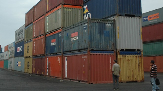 إحباط تسويق 7 حاويات من الأرز الفاسد