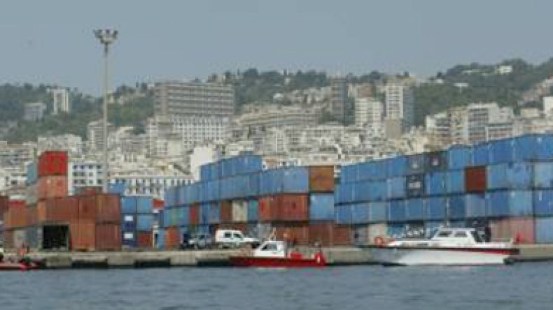 من لحيتو بخرلو.. 45 بالمائة من السلع المستوردة من الخارج جزائرية الصنع !