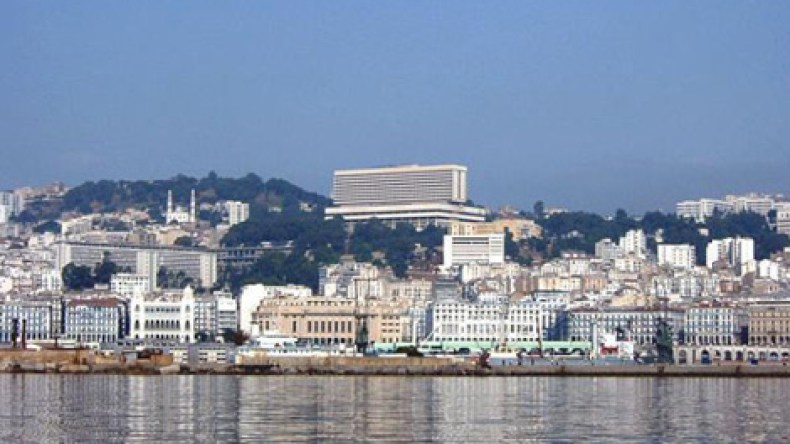 حرس السواحل يمنع دخول 500 ألماني عبر ميناء الجزائر