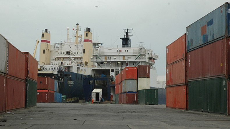 غربلة 16 ألف مادة مستوردة من الخارج بسبب “التقشف”!