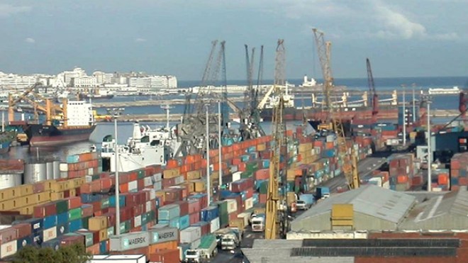 سلال يعلن الحرب على “بارونات” الحاويات