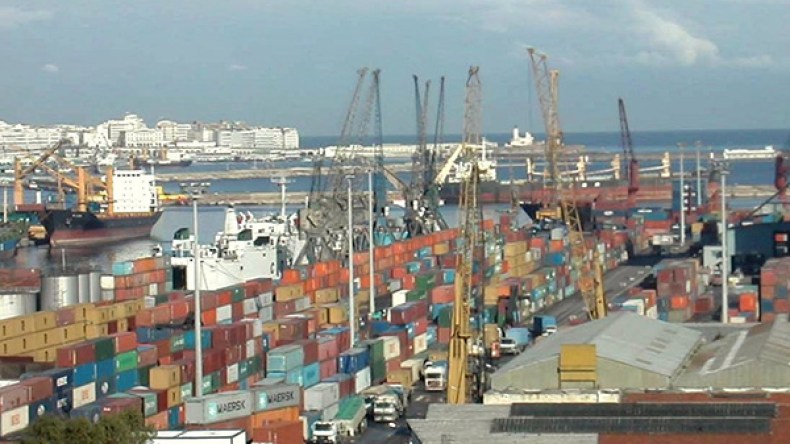 سلال يعلن الحرب على “بارونات” الحاويات