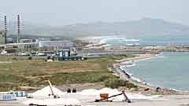 منح رخصة استغلال رصيف الحاويات بميناء جن جن لموانئ دبي