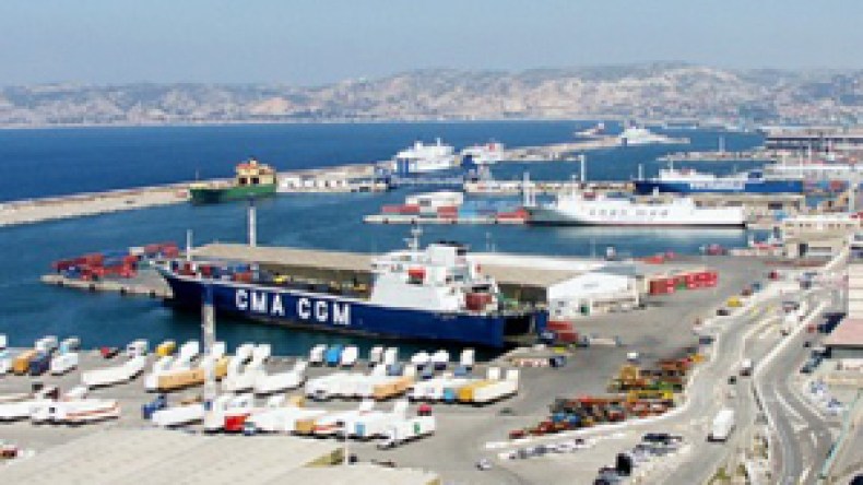 مسؤولون فرنسيون يبحثون مع الجزائر حلولا لإنقاذ ميناء مرسيليا من الإفلاس